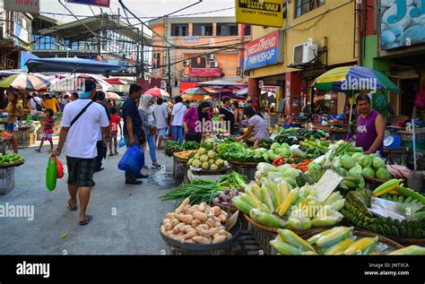 market in tagalog sentence|Market in Manila .